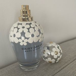Marc Jacobs Daisy Dream perfume